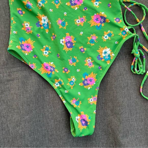 Frankies Bikini Honey One Piece Shoulder Swimsuit Size Medium New With Tags - Picture 5 of 14